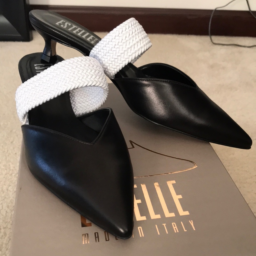 Leather Estelle pump,